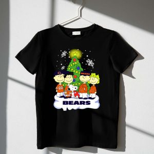Peanuts Christmas Chicago Bears Snoopy Winter Scene 1 T Shirt