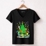 Peanuts Noel Christmas Tree Decorating with Snoopy and Friends 7 Womens V Neck 1.jpg