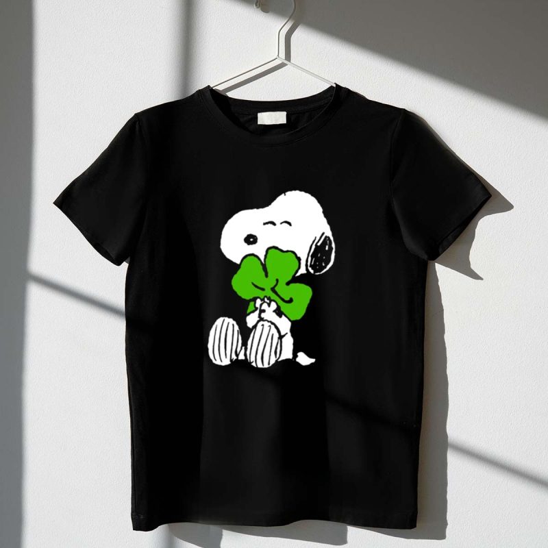 Peanuts Snoopy Hugging Green Shamrock 1 T Shirt