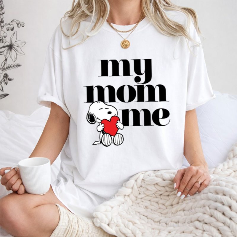 Peanuts Snoopy My Mom Loves Me Heart 1 T Shirt