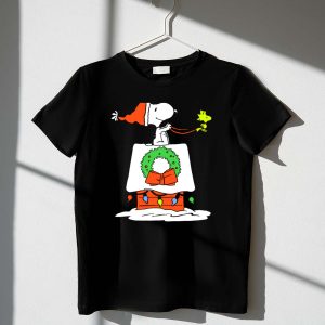 Peanuts Snoopy Santa Woodstock Christmas Wreath Doghouse Lights 1 T Shirt 1.jpg