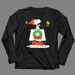 Peanuts Snoopy Santa Woodstock Christmas Wreath Doghouse Lights 4 Long Sleeves 1.jpg