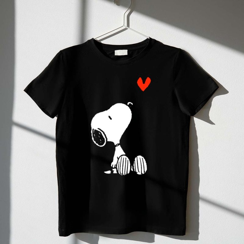 Peanuts Snoopy Sitting With Heart 1 T Shirt