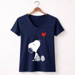 Peanuts Snoopy Sitting with Heart 5 Womens V Neck