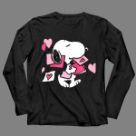 Peanuts Valentines Snoopy Carrying Hearts and Envelopes 4 Long Sleeves