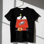 Philadelphia Eagles Snoopy Doghouse Football 1 T Shirt