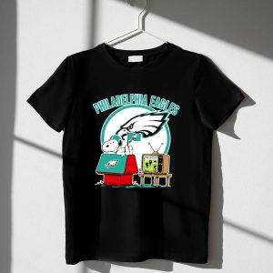 Philadelphia Eagles Snoopy Watching Football Peanuts Fan Shirt