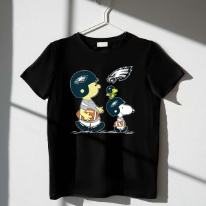 Philadelphia Eagles Snoopy and Woodstock Football Helmets 1 T Shirt
