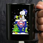 Philadelphia Phillies Christmas Snoopy and Woodstock Gift Festivities 3 mug.jpg