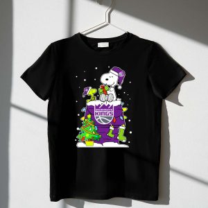 Sacramento Kings Christmas Snoopy And Woodstock Present Fan 1 T Shirt