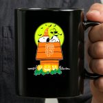 San Francisco Giants Snoopy Woodstock Halloween Moon Pumpkins 3 mug 1.jpg