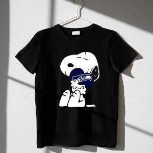 Seattle Seahawks Snoopy Hugging Heart 1 T Shirt