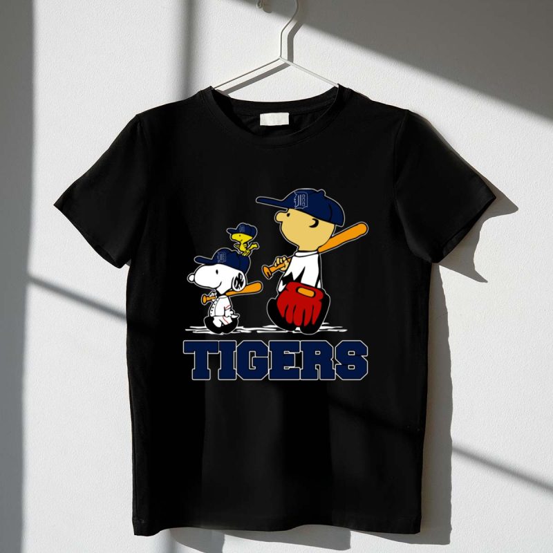 Snoopy And Woodstock Detroit Tigers Baseball Fans Peanuts Characters 1 T Shirt.jpg