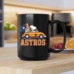 Snoopy And Woodstock Driving Car Houston Astros Flag 2 mug.jpg