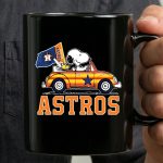 Snoopy And Woodstock Driving Car Houston Astros Flag 3 mug.jpg