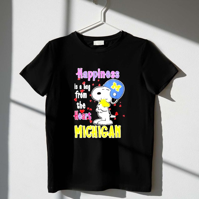 Snoopy And Woodstock Happiness Is A Hug From The Heart Michigan Wolverines 1 T Shirt.jpg