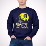 Snoopy Charlie Brown Detroit Tigers Halloween Moon Scene 3 Sweatshirt.jpg