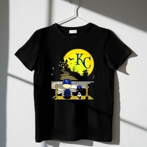 Snoopy Charlie Brown Halloween Kansas City Royals Moon Scene 1 T Shirt.jpg