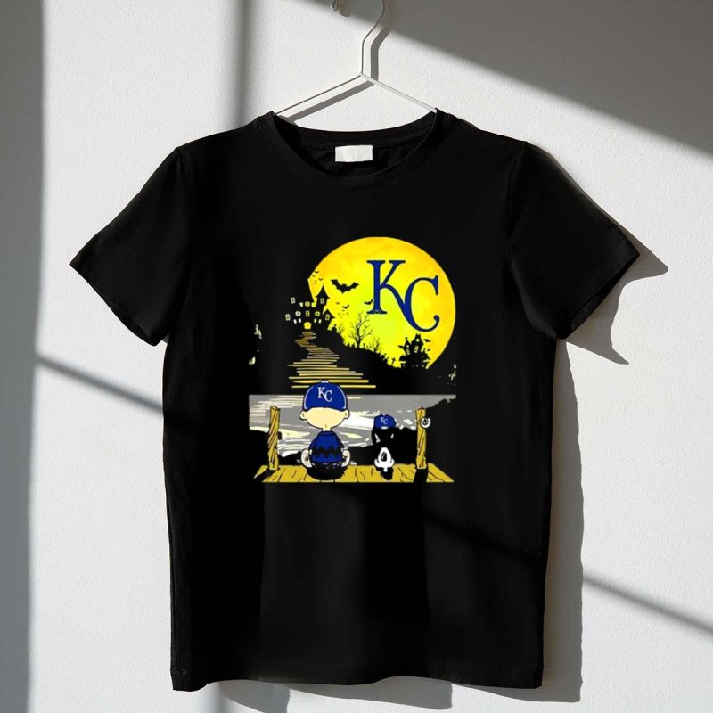 Snoopy Charlie Brown Halloween Kansas City Royals Moon Scene 1 T Shirt.jpg