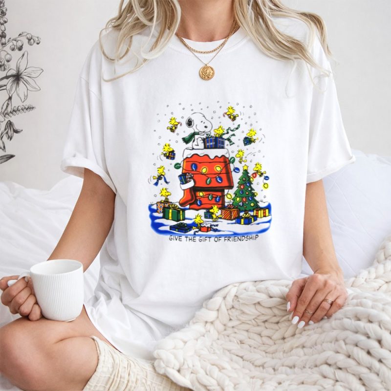 Snoopy Christmas House With Woodstock And Gifts Give The Gift Of Friendship T Shirt 1 1.Jpg