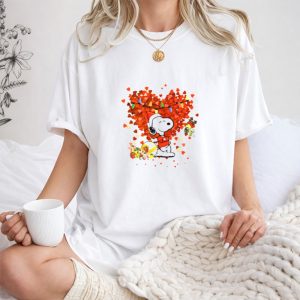 Snoopy Christmas Love Netball Heart 1 T Shirt