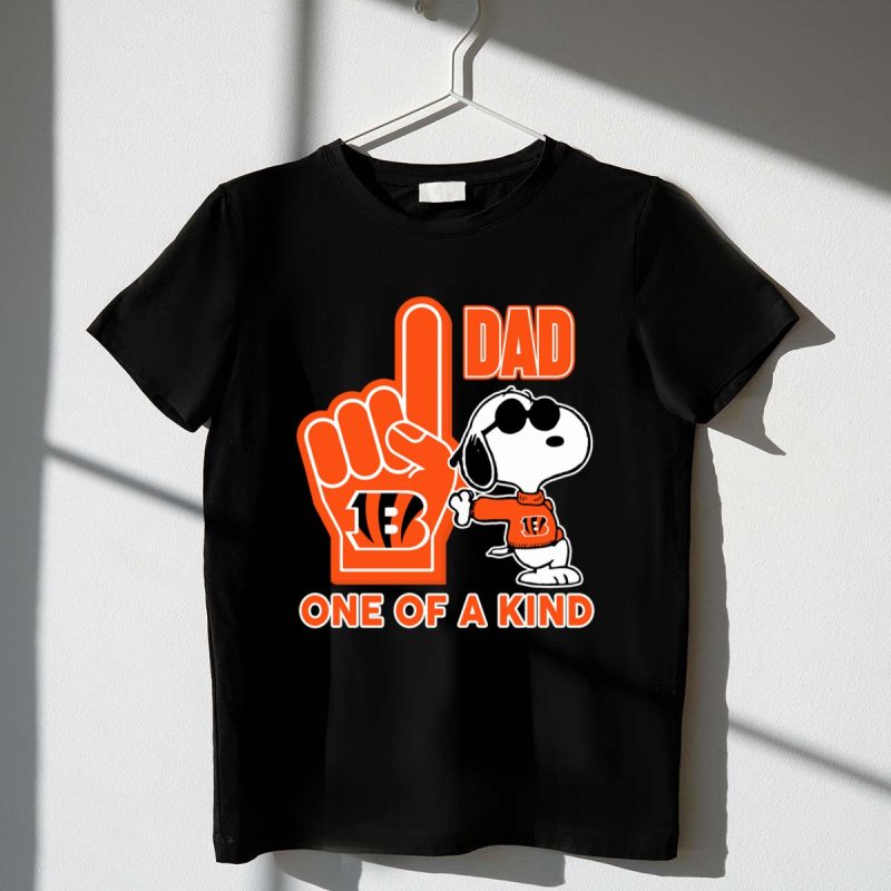 Snoopy Cincinnati Bengals 1 Dad One Of A Kind 1 T Shirt