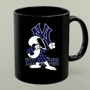 Snoopy Dabbing New York Yankees Logo Yankees 1 mug.jpg