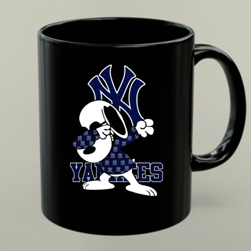 Snoopy Dabbing New York Yankees Logo Yankees 1 Mug.jpg