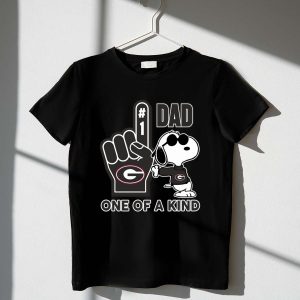 Snoopy Georgia Bulldogs 1 Dad One Of A Kind 1 T Shirt.jpg