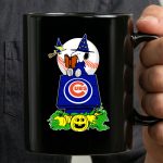 Snoopy Halloween Chicago Cubs With Baseball And Pumpkins 3 mug.jpg