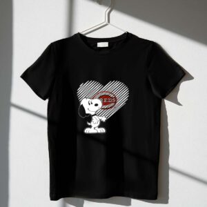 Snoopy Heart Cincinnati Reds Logo In Black And White With Red Accents Shirt
