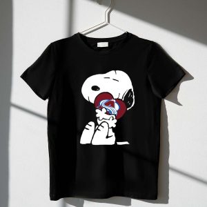 Snoopy Holding Colorado Avalanche Heart 1 T Shirt.jpg