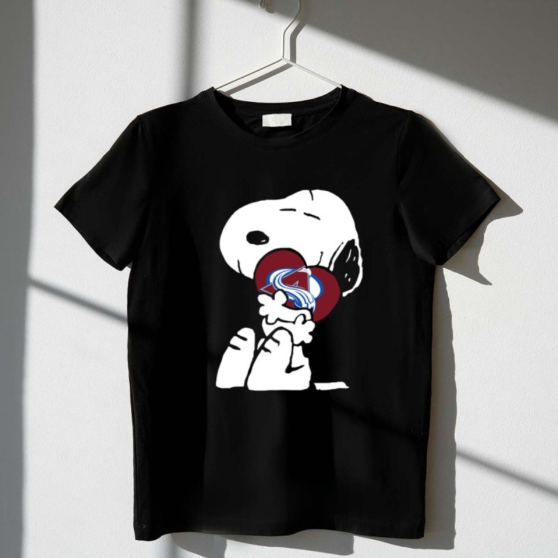 Snoopy Holding Colorado Avalanche Heart 1 T Shirt.jpg