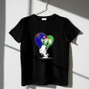 Snoopy Hug Heart Mashup Patriots And Boston Celtics Shirt
