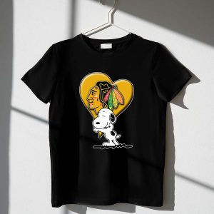 Snoopy Hugging Chicago Blackhawks Heart Shirt