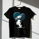 Snoopy Hugging Heart Philadelphia Eagles 1 T Shirt