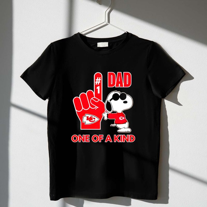 Snoopy Kansas City Chiefs 1 Dad One Of A Kind 1 T Shirt