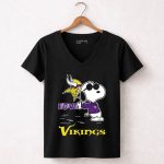 Snoopy Love Minnesota Vikings 7 Womens V Neck