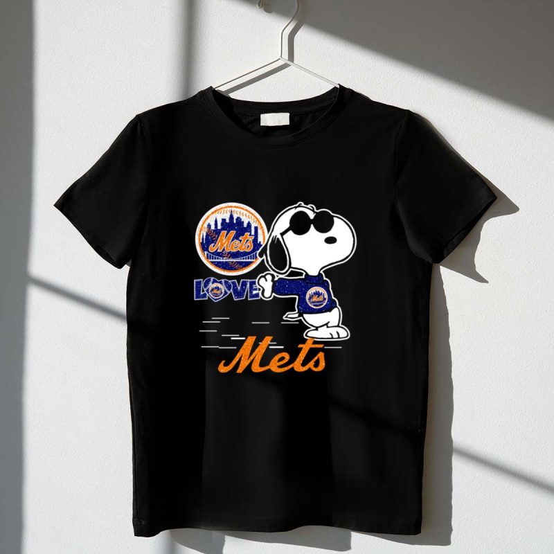Snoopy Mets Love Mets 1 T Shirt