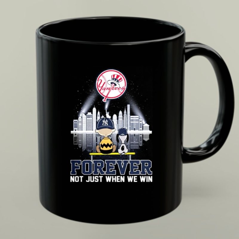 Snoopy New York Yankees Baseball Team Skyline Forever 1 Mug.jpg