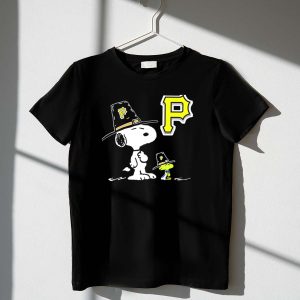 Snoopy Pittsburgh Pirates Thanksgiving Hat Peanuts 1 T Shirt.jpg