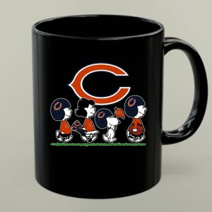 Snoopy The Peanuts Cheer For The Chicago Bears 1 mug.jpg