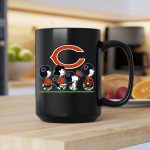 Snoopy The Peanuts Cheer For The Chicago Bears 2 mug.jpg
