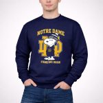 Snoopy Wear Notre Dame Fighting Irish Football Winter Game Day 3 Sweatshirt.jpg
