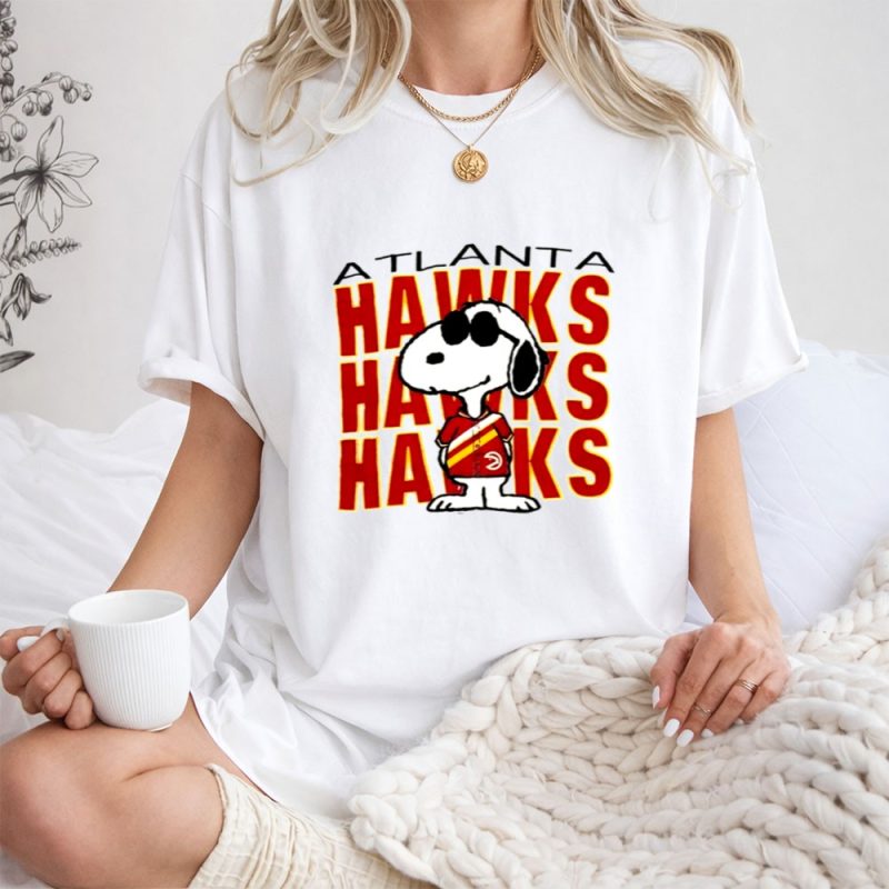 Snoopy Wearing Atlanta Hawks 1 T Shirt