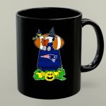Snoopy Witch And Woodstock Halloween New England Patriots Logo Pumpkin Scene 1 mug.jpg