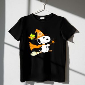 Snoopy Witch Chicago Bears Halloween Flying Broomstick Woodstock 1 T Shirt