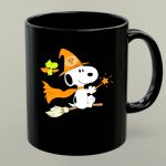 Snoopy Witch Chicago Bears Halloween Flying Broomstick Woodstock 1 mug.jpg