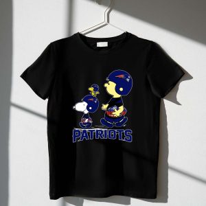 Snoopy Woodstock Charlie Brown Patriots Helmet New England Patriots 1 T Shirt