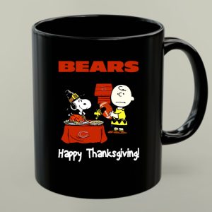 Snoopy Woodstock Charlie Brown Thanksgiving Chicago Bears 1 mug.jpg